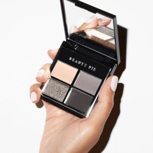 Deluxe Eyeshadow Quad for smokey eyes! New in box